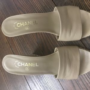 chanel slides